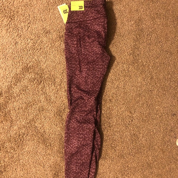 Women’s Yoga pants - Picture 2 of 5